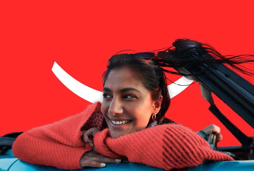 Avtomobildəki qadın